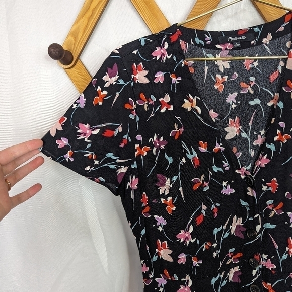 Madewell Dainty Floral Button Front V-Neck Mini Dress - Picture 4 of 8